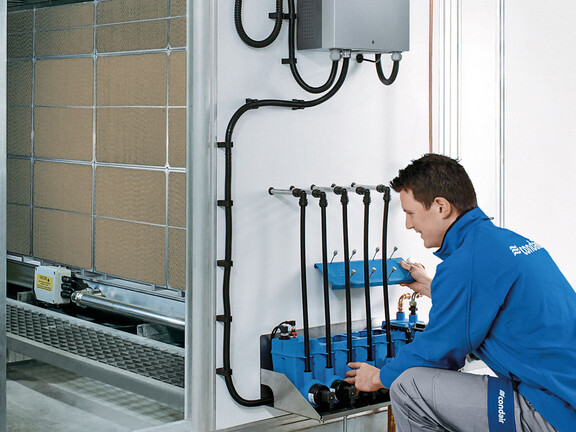 Adiabtatic evaporative humidifier in an AHU